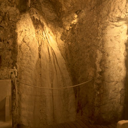 Terme dei Papi grotto